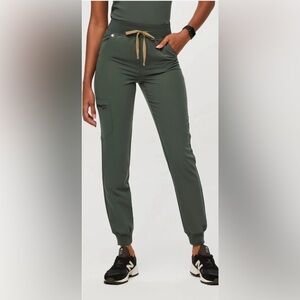 Figs Moss Jogger high waisted scrub pants